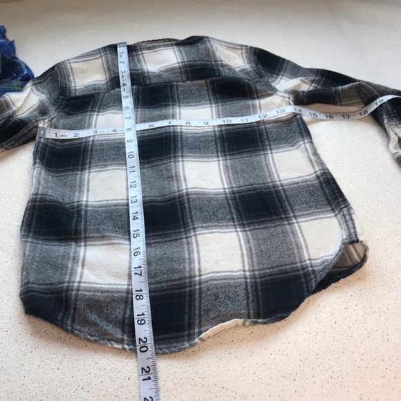 Abercrombie Kids Blue and Gray Plaid Shirts 5/6 - Picture 5 of 9